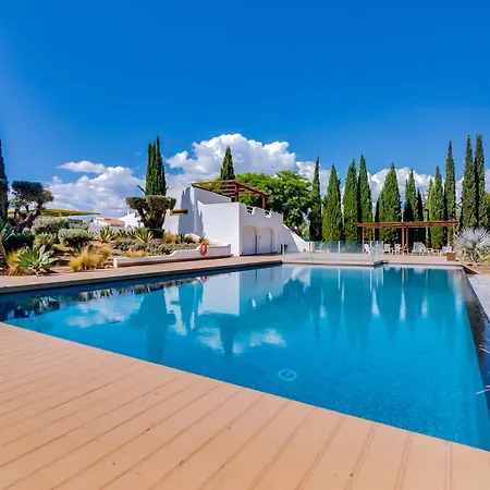 Al - Country Club Holiday home